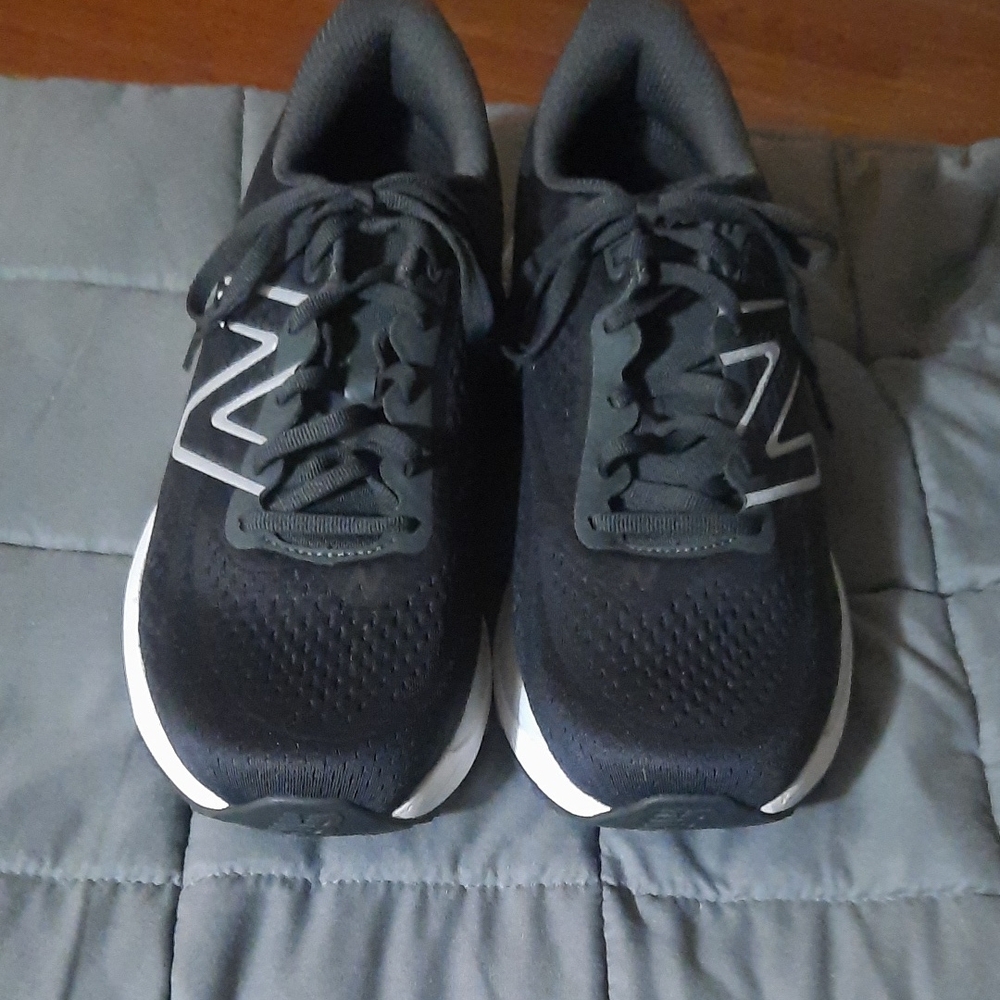 New Balance Black Sneakers